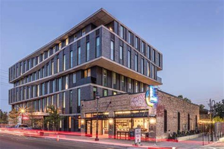 ARRIVE East Austin Hotel Review, Texas, United States ·
