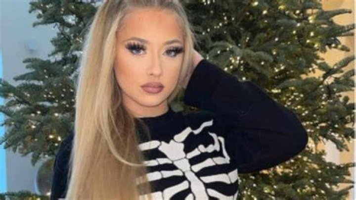 Fallon Twombley (TikTok Star) - Age, Birthday, Bio, Facts, Family, Net Worth, Height & More ·