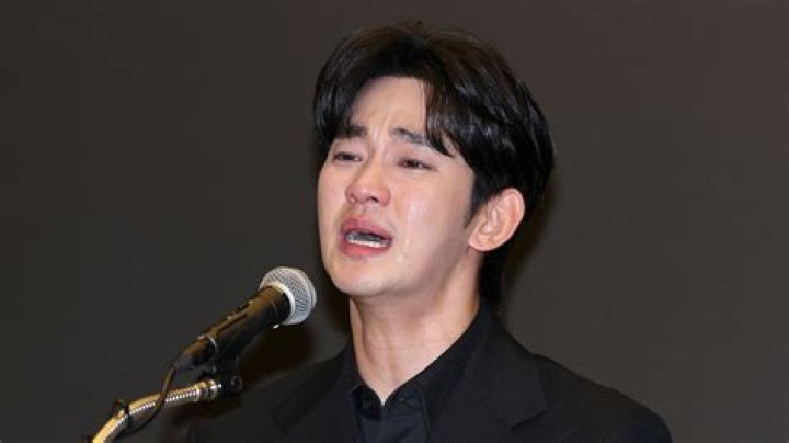 Kim Soo Hyun's Relationship Status In The Spotlight