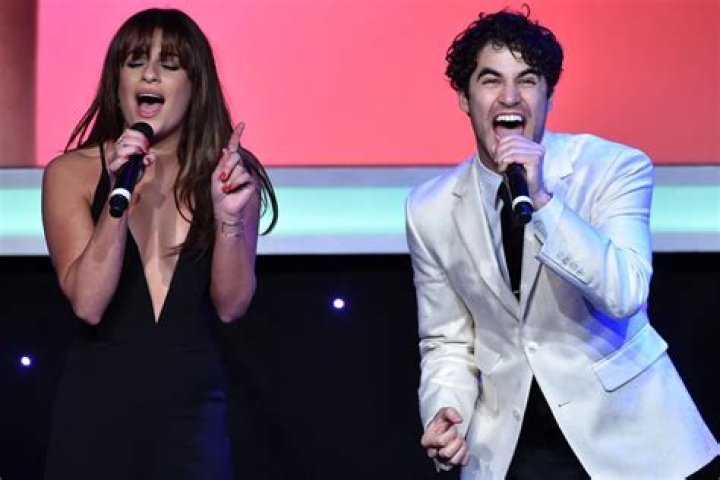 Lea Michele and Darren Criss live in London ·