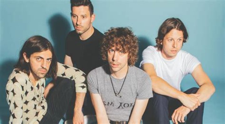 Razorlight return from 10 year hiatus with four new tracks ·