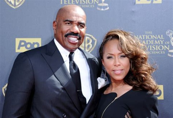 Steve Harvey's wife has kids with criminals & was allegedly romantically linked with her bodyguard ·