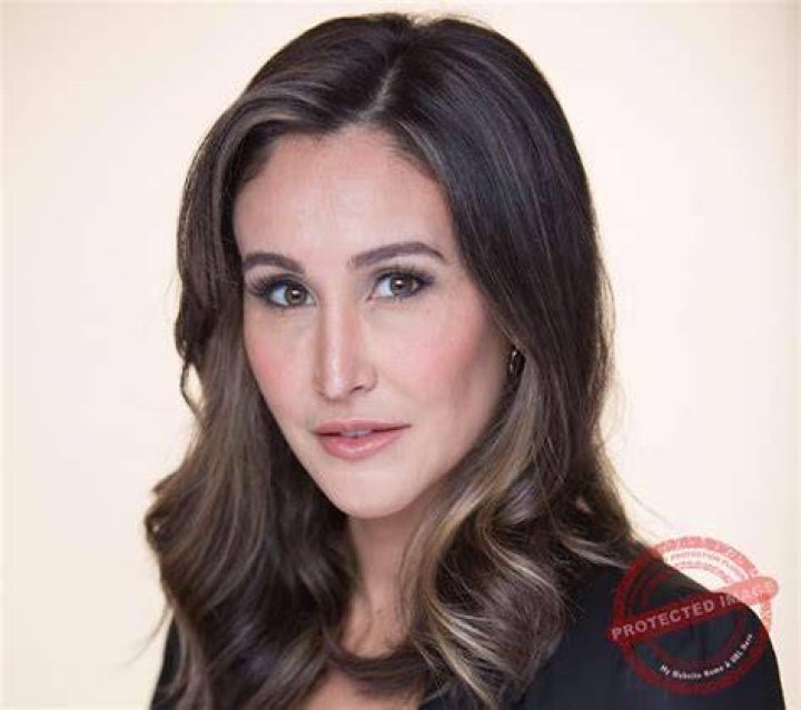 Suzanne Marques's Age: A Closer Look At Her Youthful Appearance And Career